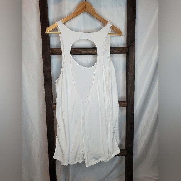 LULULEMON peace of mind tank.no size dot but fits like a 10. like new condition. - Picture 3 of 6